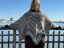 Load image into Gallery viewer, 6-Day Star Poncho - Crochet Pattern by Betty McKnit
