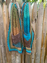 Load image into Gallery viewer, 6-Day Pocket Shawl - Crochet Pattern by Betty McKnit