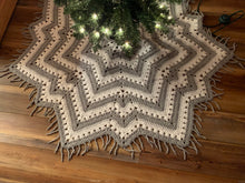 Load image into Gallery viewer, 6-Day Supernova Holiday Tree Skirt