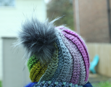 Load image into Gallery viewer, The Swirly Version - A Crochet Pattern by Betty McKnit