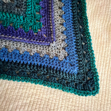Load image into Gallery viewer, 6-Day Ridgy Didge Star Blanket - Crochet Pattern by Betty McKnit
