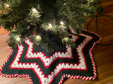 Load image into Gallery viewer, 6-Day Star Crochet Holiday Tree Skirt Bundle
