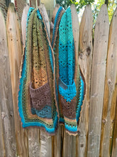 Load image into Gallery viewer, 6-Day Pocket Shawl - Crochet Pattern by Betty McKnit
