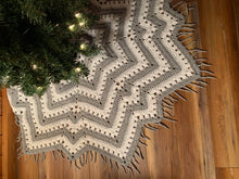 Load image into Gallery viewer, 6-Day Supernova Holiday Tree Skirt
